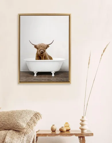 Vista 3 de Kate and Laurel Sylvie Highland Cow in Tub - Lienzo enmarcado para pared, diseño de vaca de las tierras altas por Amy Peterson Art Studio; 18 x 24
