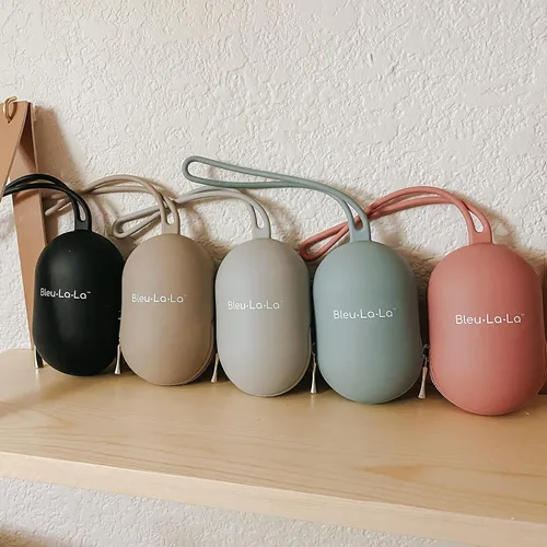 Vista 3 de Funda para chupete – Chupete de silicona suave, clip y bolsa de accesorios con cremallera (pardo)