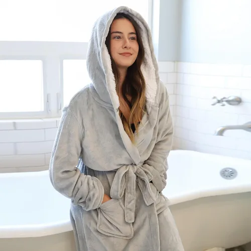 Vista 4 de Bata de baño larga con capucha Sherpa para mujer, con capucha, forro de sherpa, color gris