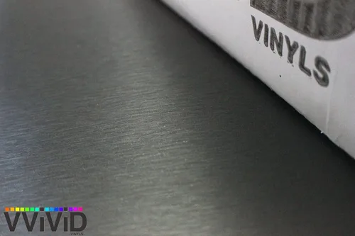 Vista 7 de VViViD® XPO - Rollo de vinilo metálico cepillado gris oscuro para automóvil (1 x 5 pies)