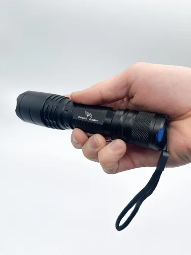 Vista 3 de Eagle Beam - Linterna eco, súper brillante, recargable, USB-C, enchufe directo, haz ajustable, multimodo, linterna táctica, camping, viajes, funda