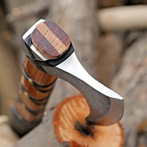 Vista 7 de Hacha vikinga de Ragnar Lothbrok con mango de madera de rosa - Hacha de caza de acero al carbono de alta forja de hoja afilada, hachas de camping
