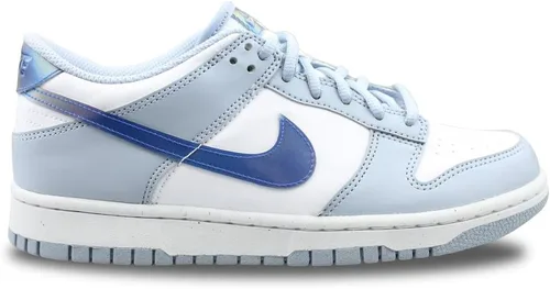 Vista 85 de Nike Kid's Dunk Low Sneaker