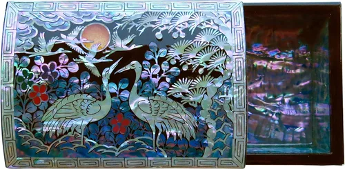 Vista 4 de MADDesign Mother of Pearl Caja de joyería Baratija Diseño de grúas de concha de mar Negro Púrpura