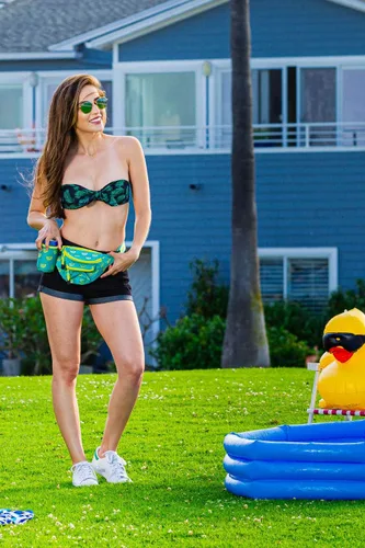 Vista 4 de Tipsy Elves DARE - Riñonera de neón para raves, festivales musicales y fiestas de disfraces, Plátano Verde Habana