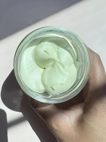 Vista 2 de Mantequilla batida para el cabello y el cuerpo Humedad e hidratación intensas Piel seca 8 oz (sin perfume)