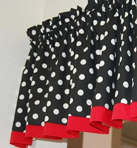 Vista 2 de Cenefa de decoración de tela de cocina con lunares rojos y negros