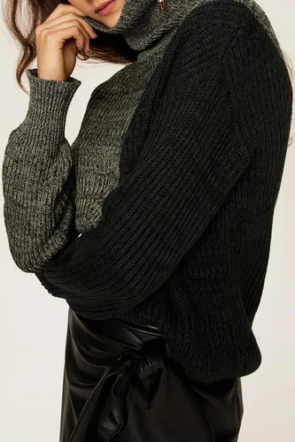 Vista 3 de Derek Lam Collective Rent The Runway - Cuello de tortuga preamado con bloques