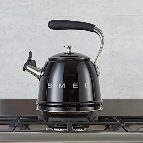 Vista 4 de Smeg Tetera silbante Retro para estufa – 2.4L (Negro)