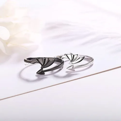 Vista 4 de Anillo abierto con alas de ángel y diablo con personalidad para hombres y mujeres, ajustable, color blanco y negro, para parejas, anillos a juego