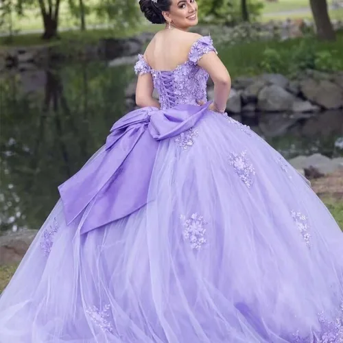Vista 4 de XYAYE Vestido de quinceañera con cuentas de encaje con hombros descubiertos para mujer, vestido de fiesta con flores 3D hinchadas, dulces 15 16