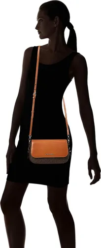 Vista 6 de Michael Kors Bedford Legacy Logo - Bandolera de piel de vainillabellota