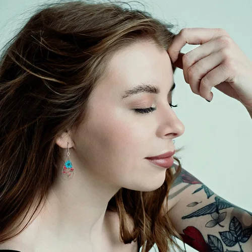 Vista 2 de Pendientes colgantes de resina con forma de lágrima, aretes de flor de acero inoxidable, aretes vintage para el día de la madre, regalo para mujeres