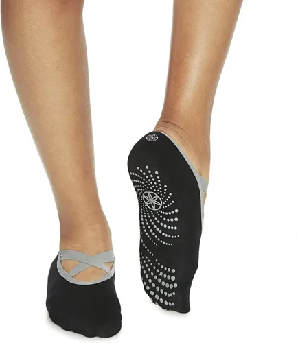 Vista 23 de Gaiam Grippy Studio Yoga Socks for Extra Grip in Standard or Hot Yoga