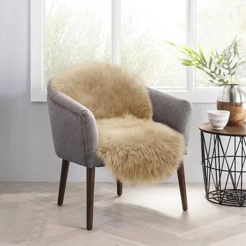 Vista 2 de Alfombra de piel sintética para sofá, silla, alfombra pequeña beige para dormitorio, 2 x 3 pies, alfombras peludas para habitación de los niños