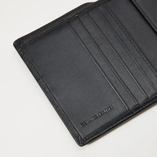Vista 4 de Monedero Guess
