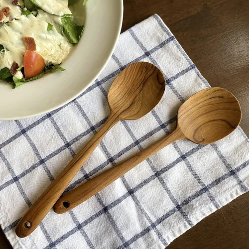 Vista 3 de FAAY Cucharas de cocina y ensalada de teca tailandesa (paquete de 2), 9.5 pulgadas, hechas a mano en Tailandia, acabado de aceite de coco natural