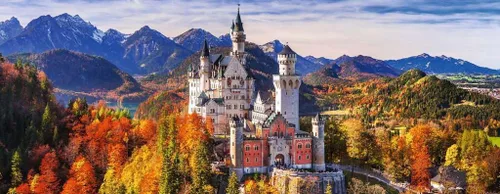 Vista 2 de Ravensburger Rompecabezas para adultos 15161 Castillo de Neuschwanstein en Baviera, tamaño: aprox. 38.6 in x 14.8 in