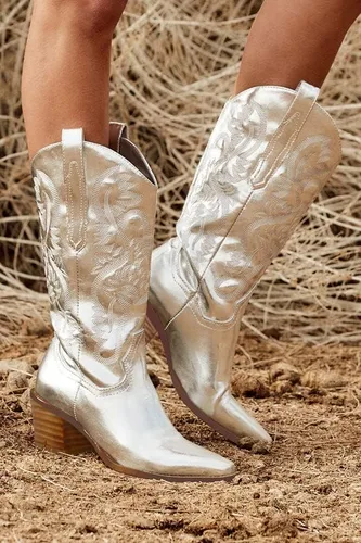 Vista 4 de MissHeel Botas vaqueras de media pantorrilla con tacón grueso bordado en plata rosa