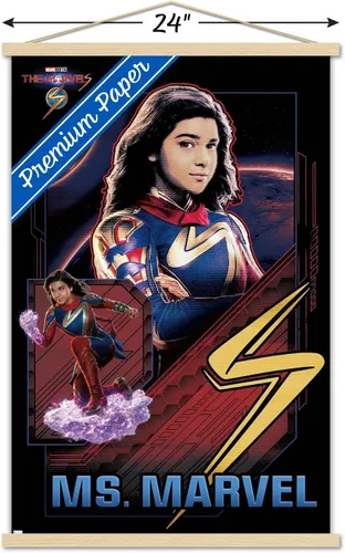 Vista 3 de Trends International Marvel The Marvels - Póster de pared de Ms. Marvel, 22.37 x 34.00 pulgadas, paquete de impresión premium y colgador de madera