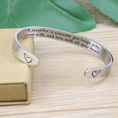 Vista 5 de Pulseras anchas y abiertas con mensaje grabado para madre e hija, regalos de Navidad para ella