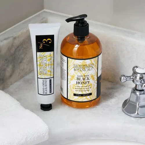Vista 4 de Archipelago Botanicals Black Honey Hand Crème, loción de manos rica y ligeramente perfumada para piel seca, cutículas y puntos ásperos, extractos