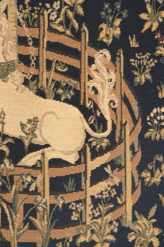 Vista 3 de Charlotte Home Furnishings Inc - Tapiz europeo de tela jacquard belga para colgar en la pared, 37 x 26 pulgadas, unicornio en cautiverio, medieval