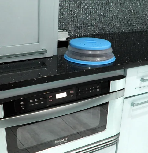 Vista 5 de Dependable Industries' 2 en 1 plegable cubierta protectora contra salpicaduras de microondas y colador de lavado de verduras: lo último en cocina