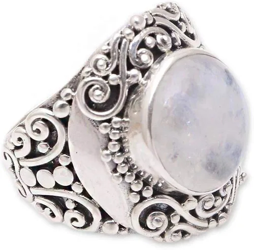Vista 4 de NOVICA Anillo de plata de ley 925 con piedra lunar arcoíris