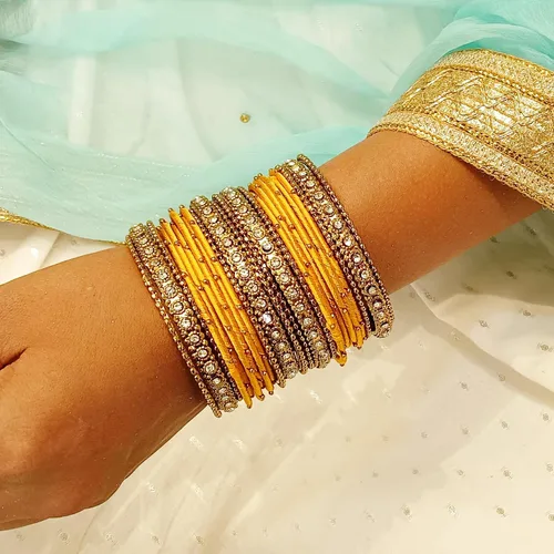 Vista 4 de Efulgenz Fashion Jewelry Indian Bollywood Gold Plated Crystal Beaded Silk Thread Bracelet Bangle Set (20 pc)