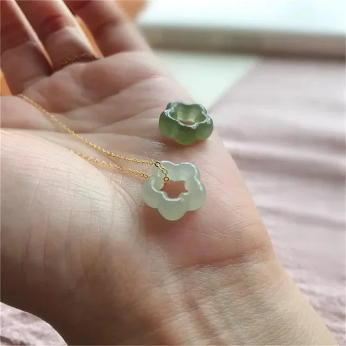 Vista 3 de Womens Dainty Natural Green Jade Crystal Stone Necklace, Star Donut Gemstone Choker Flower Pendant with 16 inches Stainless Steel Chain, Gift for