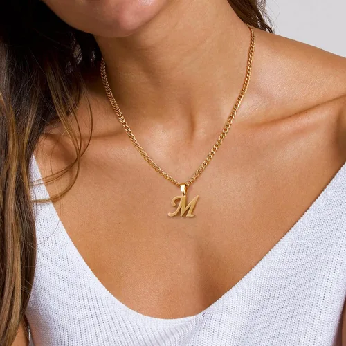 Vista 3 de LUXEJEW Collares con inicial de cadena cubana de oro para hombres, dije de letra, collar con inicial para hombres, niños y mujeres, collares