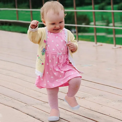 Vista 2 de BMCiTYBM Zapatos de bebé para niños y niñas, zapatos para caminar para niños pequeños, zapatos ligeros antideslizantes para 6, 9, 12, 18, 24 meses