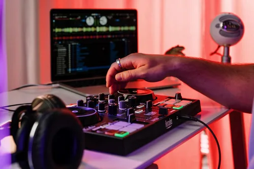 Vista 2 de Hercules DJControl Inpulse 200 MK3 - Controlador de DJ ideal con Serato
