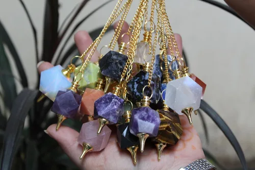 Vista 7 de Jet - Péndulo de cadena de oro hexagonal surtido, único, auténtico, péndulo curativo de chakras, piedra natural, equilibrio de chakras, radiestesia