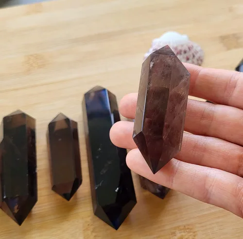 Vista 9 de Cristal curativo de doble punto de cuarzo ahumado natural. Calidad pura. Protección de chakra raíz Muladhara, Wicca, meditación metafísica cristal