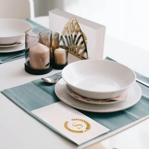 Vista 5 de Paquete de 200 servilletas desechables con monograma de papel de aluminio dorado con letra S, toallas de papel desechables para boda, compromiso