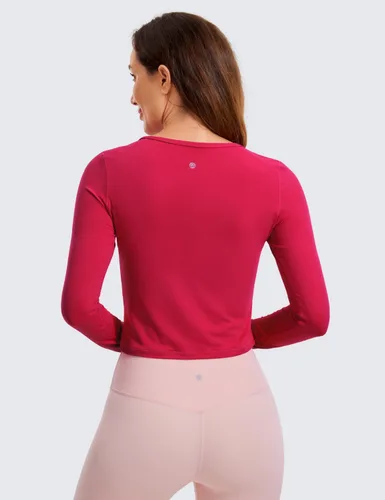 Vista 2 de CRZ YOGA Camiseta corta de manga larga para mujer, para entrenamiento, yoga, ajustada, atlética, para gimnasio, con agujero para el pulgar