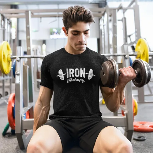 Vista 2 de Camiseta de terapia de hierro para hombres, divertidas camisas de gimnasio, camiseta de gimnasio para hombre, entrenamiento de entrenamiento
