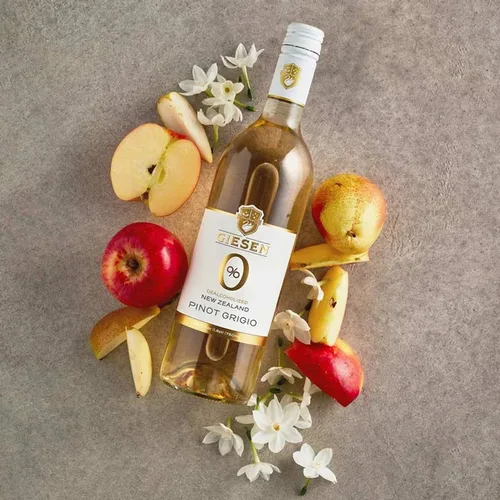 Vista 2 de Giesen Pinot Grigio Premium sin alcohol - Vino blanco desalcoholizado premium Pinot Gris de Nueva Zelanda