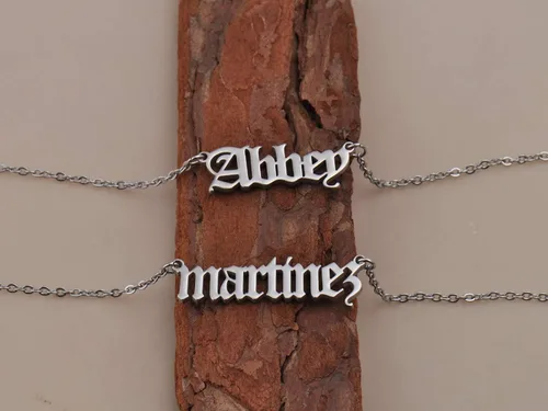 Vista 5 de HUAN XUN Collar con nombre personalizado con inicial para mujer
