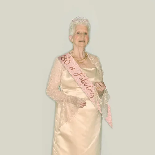 Vista 3 de Tiara y banda de cumpleaños de oro rosa para mujer, fabuloso recuerdo de fiesta de cumpleaños número 80