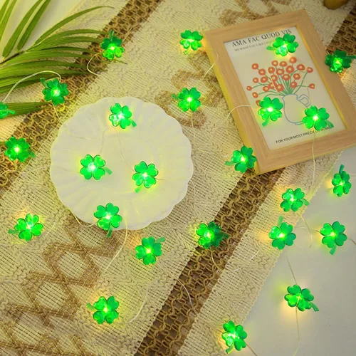 Vista 4 de Tira de luces verdes de 13 pies con 40 LED de trébol de cuatro hojas con control remoto, utilizada para decorar dormitorios, hogares, jardines