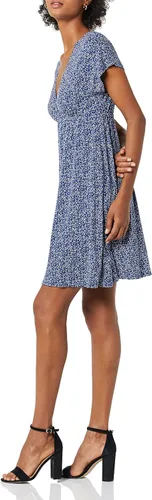 Vista 3 de Tienda Essentials Surplice Vestido de mujer, disponible en talla extragrande