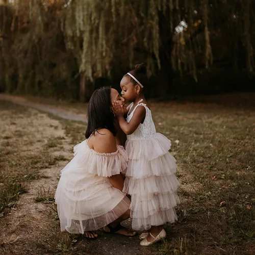 Vista 2 de Vestido de princesa sin mangas con tirantes y flores para niñas