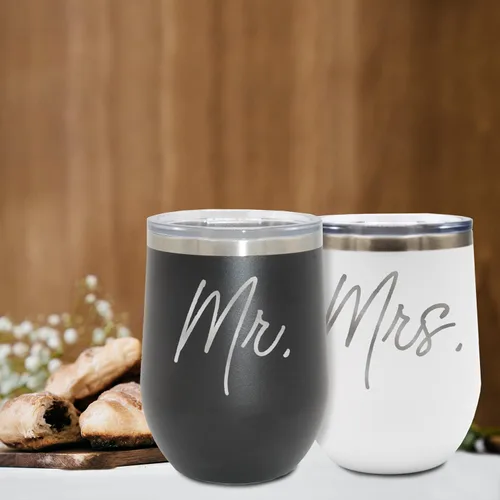 Vista 4 de My Personal Memories Mr and Mrs - Juego de 2 vasos térmicos para vino de 12 onzas (negro, blanco)