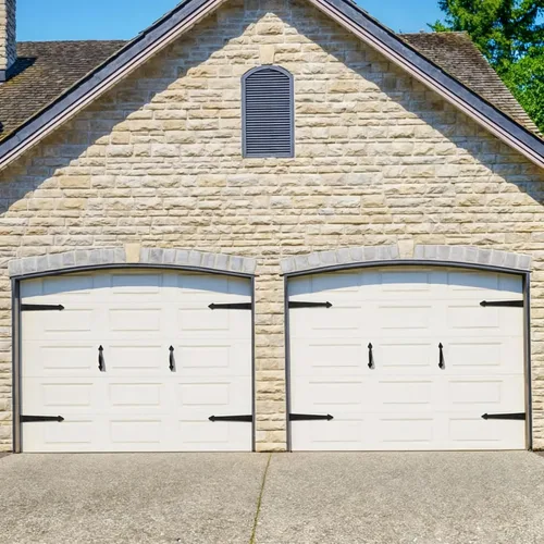 Vista 2 de Kit de accesorios decorativos magnéticos para puerta de garaje, 8 bisagras, 4 asas, acentos de carro para garaje de 2 autos, imanes fuertes