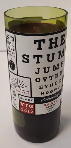 Vista 4 de Repurposed 2012 d'Arenberg Shiraz The Stump Jump Wine Bottle Candle - Handcrafted Home Decor with Original Label - Captivating Ambiance