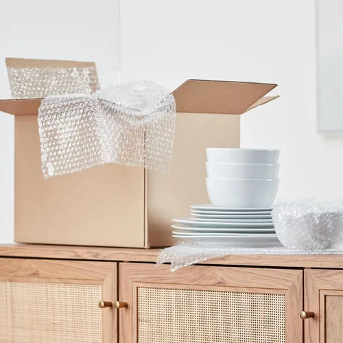 Vista 12 de Amazon Basics Material de embalaje de envoltura de amortiguación de burbujas para artículos frágiles, rollo de 12 pulgadas x 100 pies de largo
