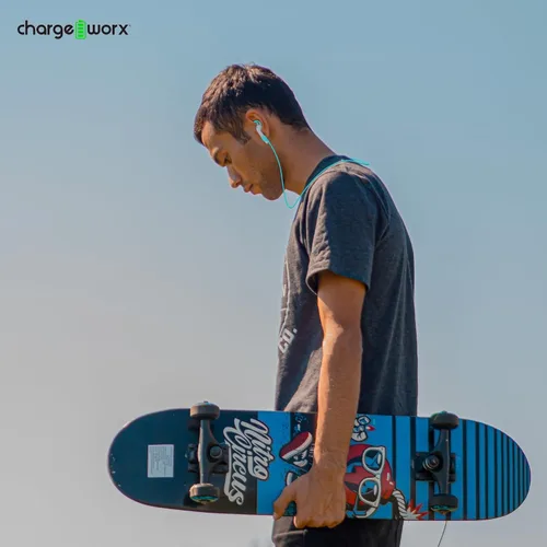 Vista 6 de Chargeworx Kit de accesorios de 6 piezas compatible con AirPods Funda de silicona a prueba de polvo, mosquetón, correa magnética para el cuello
